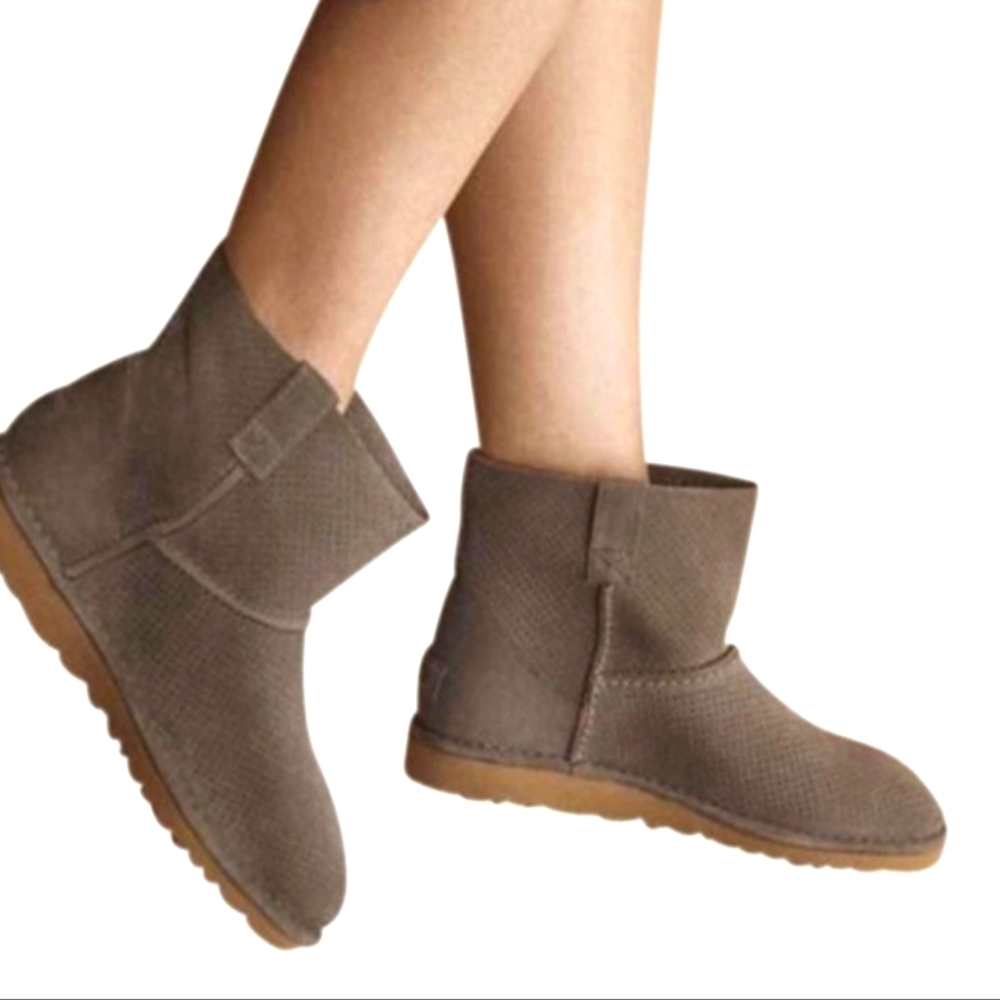 EUC mini UGG booties size 6. Color is Beige Mole it's like a smokey grey.